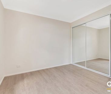 Beautiful Three Bedroom Granny Flat with Parking - Photo 5