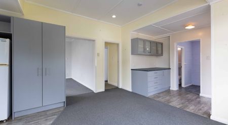 Tidy four bedroom home - Photo 2