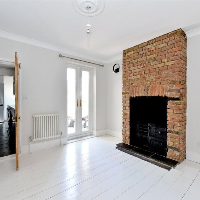 3 bedroom terraced house to rent - Photo 1