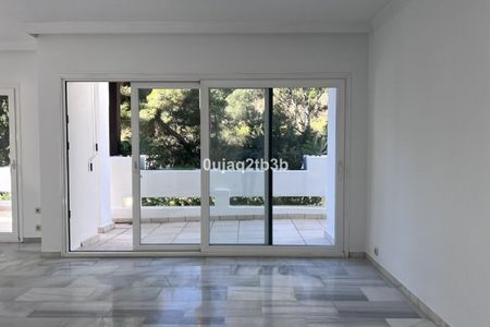 2 Bedroom Apartment For Rent in The Golden Mile, Málaga - Photo 2
