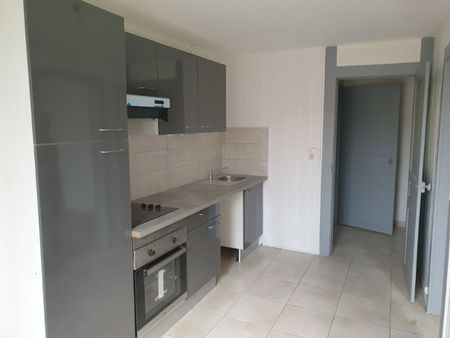 Location Appartement 2 pièces 55m² - Photo 3