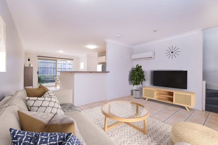 RESOURCE STYLES LIVING! - Photo 2