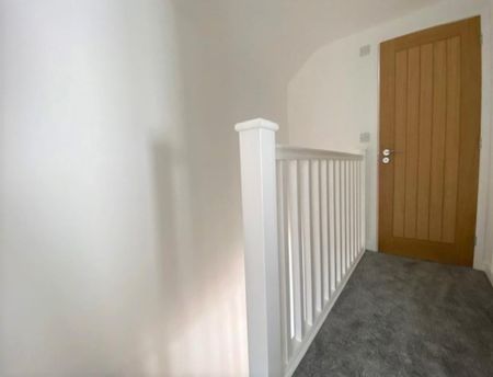 2 bedroom semi-detached house to rent - Photo 5