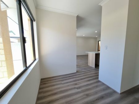 Low-Maintenance Family Home - Photo 4