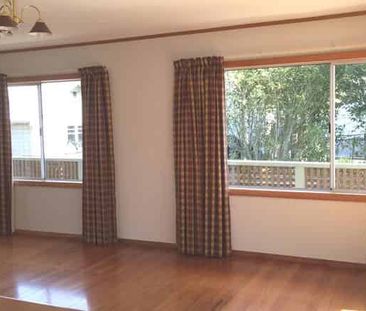 Sunny Family Home on Brougham - Photo 2