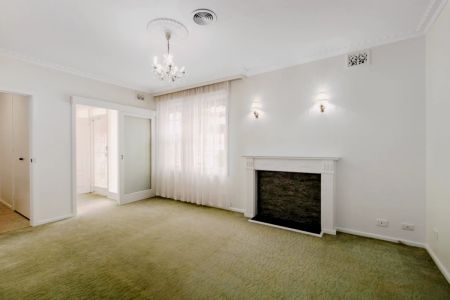 2 Bed, 1 Bath - Photo 2