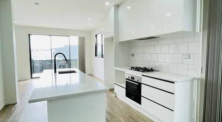 Lovingly 3Bedroom house in PAPAKURA - Photo 4