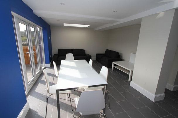 7 bedroom terraced house to rent - Photo 1