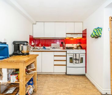 For Lease - 338 Euclid Avenue, Toronto, Ontario - Photo 4