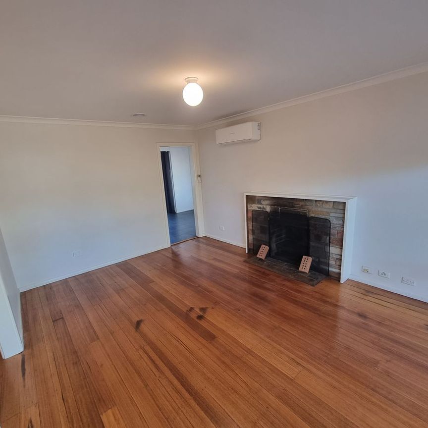 Conveniently Located - Photo 1