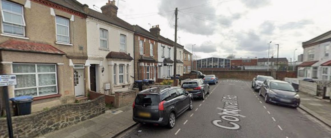 Studio Flat, Cornwall Road, N18 - Photo 1