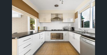 Updated family home in popular Bell Post Hill - Photo 5