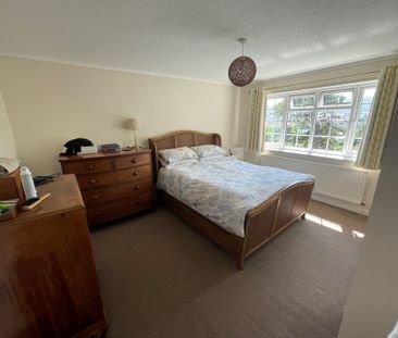 3 bedroom house to rent Long Acre Close, Eastbourne, East Sussex, BN21 - Photo 3