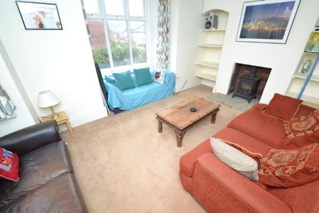 4 bedroom end of terrace house to rent - Photo 5