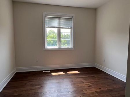 For Lease - 51 Bridgepointe Court, Aurora, Ontario - Photo 3