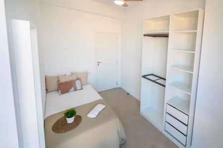 Carrer de lEscultor Josep Capuz, Valencia, Valencian Community 46004 - Photo 4