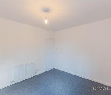 3 bedroom flat to rent - Photo 2