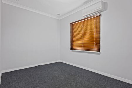 Cosy Carey Park Home - Photo 5