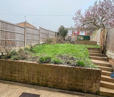 3 bedroom terraced house to rent - Photo 6