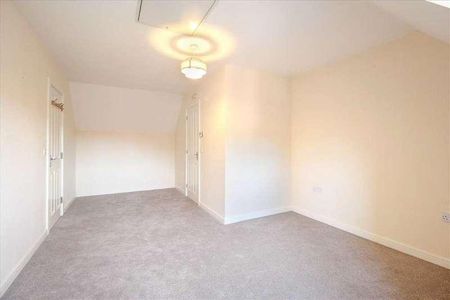 Oak Grove, Northampton, NN3 - Photo 2