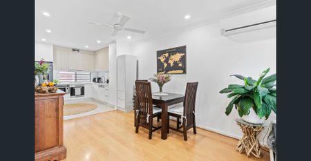 Elegant Waterfront Townhouse in the Heart of Emerald Lakes - Photo 4