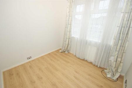 High Moor Crescent, Moortown, Leeds - Photo 3