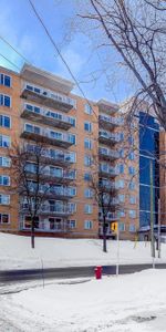 4½ à 2 pas Université Laval et Pyramide. 2 stat. intérieur, 1 rangeemnt, balcon, 5e étage vue dégagée montage - Photo 3