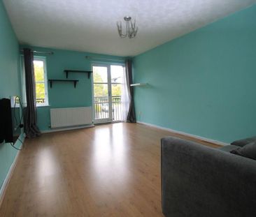 2 bedroom flat to rent - Photo 2