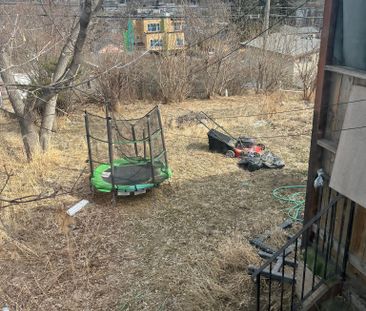 Well Maintained 8 bdrms Bungalow in Highland Park! - Photo 6