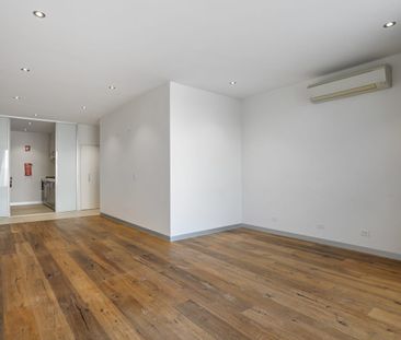 Heart of Mornington – Walk to Everything! - Photo 5