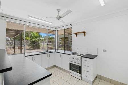 SPACIOUS HOME WITH POOL - Photo 3