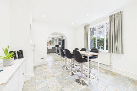 5 bedroom detached house to rent - Photo 3