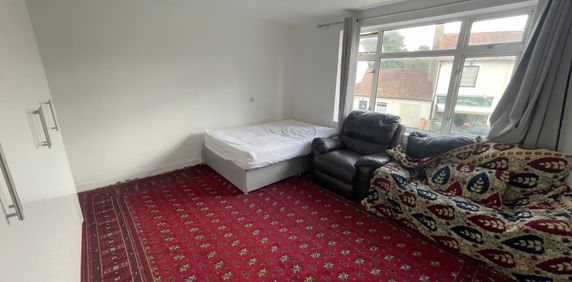 High Street, Surrey, TW19 - Photo 2