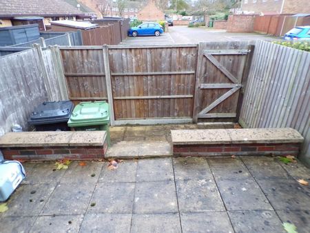 2 bedroom terraced house to rent - Photo 3