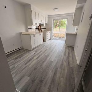 Beau et grand 4 1/2 Longueuil libre - Photo 2