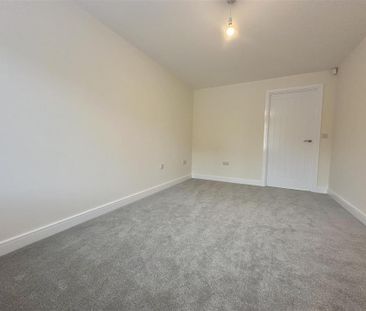 2 bedroom semi-detached house to rent - Photo 2