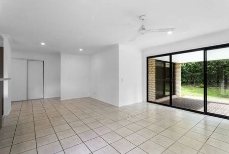 Spacious family home at the end of a quiet Cul-De-Sac - Photo 4