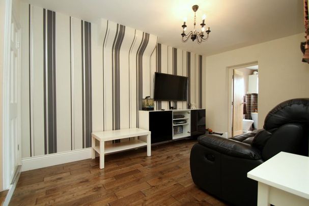 4 bedroom terraced house to rent - Photo 1