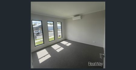 Spacious & Comfortable 4-Bedroom Family Home in Ripley - Photo 2