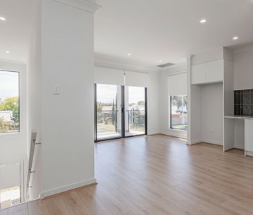 Cutting-Edge Design in an Amazing Location! - Photo 2