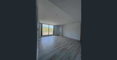 Brand-New Gosford Apartment | FREE Electricity, Gas and Internet for 1 Year! - Photo 2