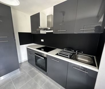 NIMES / ROUTE D'UZES - T2 MEUBLÉ avec BALCON, PARKING et CLIMATISATION - Photo 5