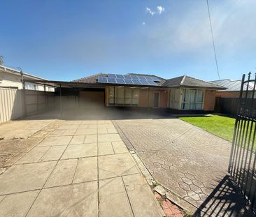 Spacious 3-Bedroom Family Home with Ample Parking in Salisbury East... - Photo 4