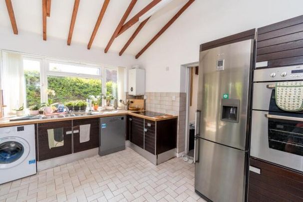 Hill Lane, Southampton - Photo 1