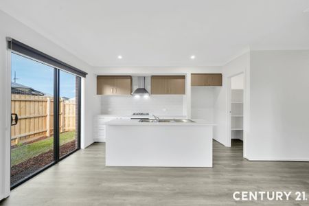 Brand New Family Home &excl;&excl;&excl; - Photo 2