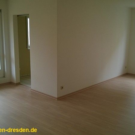 - 2 - Raum Whg. mit Balkon in DD - Plauen - Photo 1