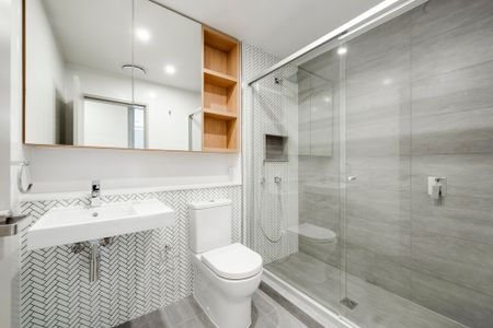 Contemporary Two Bedroom Apartment - Photo 3