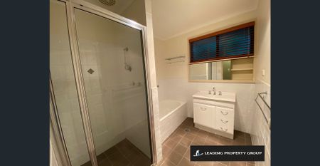 Spacious Townhouse - Photo 4