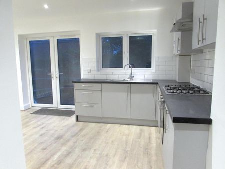 3 bedroom terraced house to rent - Photo 5