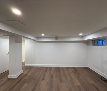 For Lease - 22 Glenside Avenue Unit# Lower, Toronto, Ontario - Photo 6